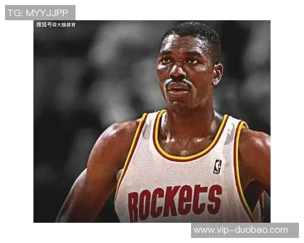 奥拉朱旺透露文班亚马渴望学习脚步技巧并愿意向他请教秘诀 奥拉朱旺透露文班亚马渴望学习脚步技巧并愿意向他请教秘诀