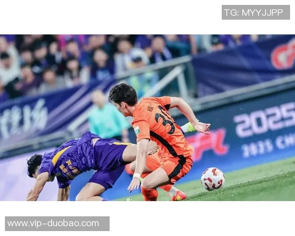 后场防守失误致命奥斯卡助攻侯永永头球破门泰山队暂时落后玉昆队