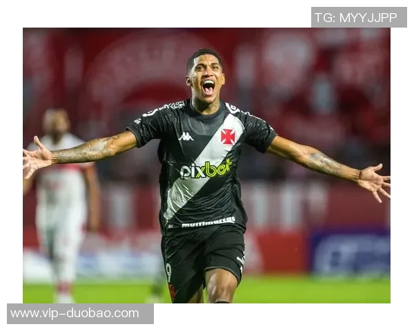 罗克重返巴甲状态火热20岁小将8场打入8球引发转会热潮 罗克重返巴甲状态火热20岁小将8场打入8球引发转会热潮