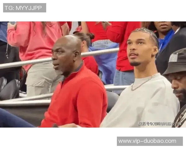 奥拉朱旺透露文班亚马渴望学习脚步技巧并愿意向他请教秘诀 奥拉朱旺透露文班亚马渴望学习脚步技巧并愿意向他请教秘诀