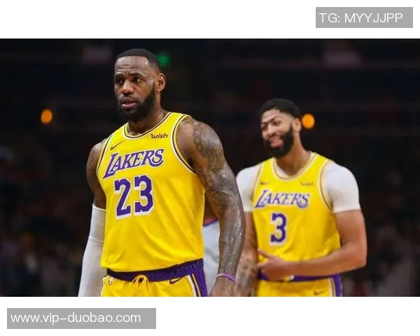 艾顿期待与东詹共同训练表示已做好充分准备静待机会到来