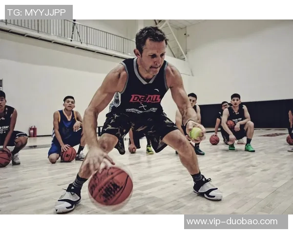 夏季训练不放松麦克丹尼尔斯运球节奏感十足轻松命中撤步三分球