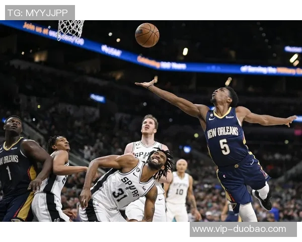 狼队四大主力戈贝尔里德迪文麦丹首节齐上阵后再无出场机会 狼队四大主力戈贝尔里德迪文麦丹首节齐上阵后再无出场机会