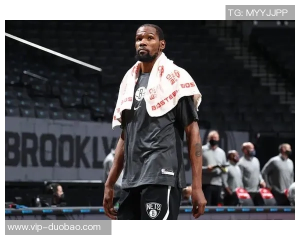 杜兰特本赛季表现亮眼圆梦180俱乐部场均252分命中率超高 杜兰特本赛季表现亮眼圆梦180俱乐部场均252分命中率超高