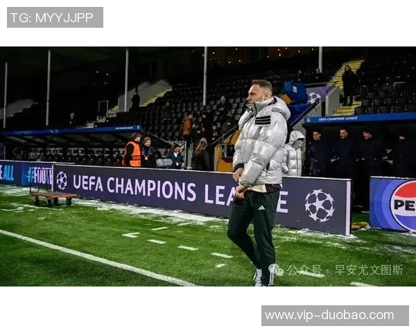 伊尔迪兹主动让点球给戴维展现体育精神与团队合作精神